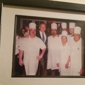 El Pinto - Come to find out one of my wife's cousin's is in the kitchen and sometimes entertains a President (POTUS G.W. Bush!) - New Mexican Cuisine Near Me - Albuquerque, New Mexico El Pinto - Come to find out one of my wife's cousin's is in the kitchen and sometimes entertains a President (POTUS G.W. Bush!) - New Mexican Cuisine Near Me - Albuquerque, New Mexico