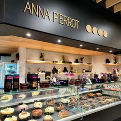 Anna Pierrot - Storefront