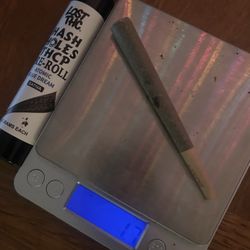 Level Up Smoke Shop - Weighs 1.7 gs it was supposed and advertised as 3 grams.