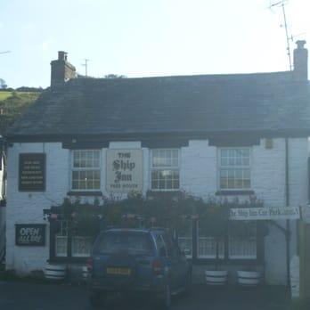 Ship Inn - Pubs Near Me - Par, CON