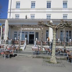 Corner-Cafe