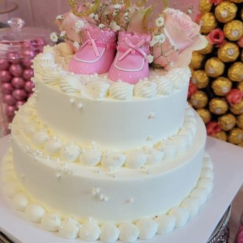 Paris Baguette - A star is Born cake in white. - Bakeries Near Me - Fullerton, California Paris Baguette - A star is Born cake in white. - Bakeries Near Me - Fullerton, California