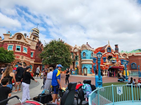 Mickey's Toontown by null