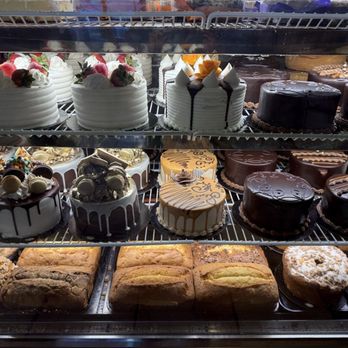 Dortoni Bakery - Cakes - Bakeries Near Me - East Norwich, New York