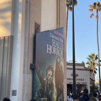 Halloween Horror Nights - Haunted Houses Near Me - Los Angeles, California
