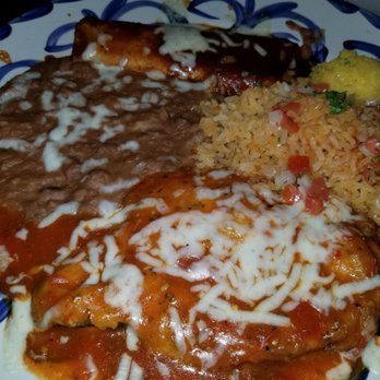 El Torito - Combination plate with Chile Relleno and Beef Enchilada - Mexican Near Me - Sherman Oaks, California El Torito - Combination plate with Chile Relleno and Beef Enchilada - Mexican Near Me - Sherman Oaks, California