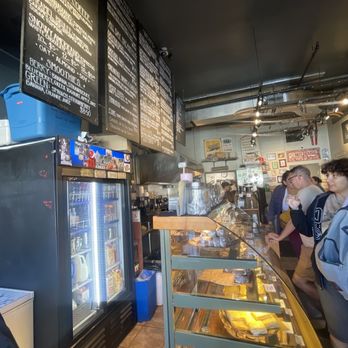 Trailhead Cafe - Inside - Breakfast & Brunch Near Me - Lake Louise, Alberta Trailhead Cafe - Inside - Breakfast & Brunch Near Me - Lake Louise, Alberta