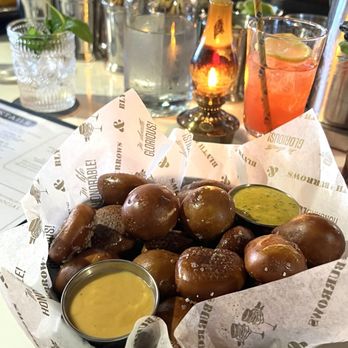Blyth & Burrows - Pretzel appetizer was huge and delish - Cocktail Bars Near Me - Portland, Maine
