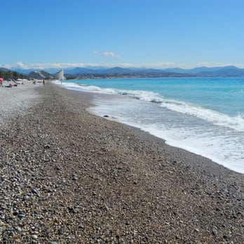 Plage de la Fontonne - Beaches Near Me - Antibes, 06