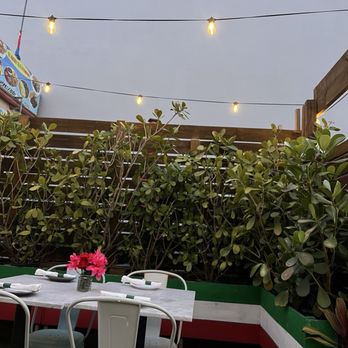Tomato & Basil - Italian Near Me - North Miami, Florida Tomato & Basil - Italian Near Me - North Miami, Florida
