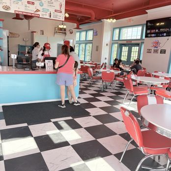 Al’s Hot Dogs - Inside - Hot Dogs Near Me - Long Grove, Illinois