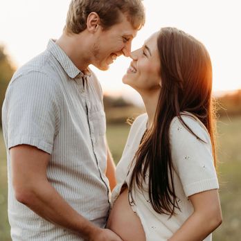 Meg Bingham Photography - Couple's maternity session - Session Photography Near Me - Washougal, Washington Meg Bingham Photography - Couple's maternity session - Session Photography Near Me - Washougal, Washington