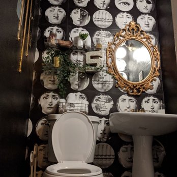 Sugar Skincare Studio - Bathroom - Skin Care Near Me - Fort Lauderdale, Florida Sugar Skincare Studio - Bathroom - Skin Care Near Me - Fort Lauderdale, Florida