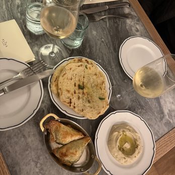 Alisa - Spanakopita, flatbread, eggplant mezze - Greek Near Me - Venice, California Alisa - Spanakopita, flatbread, eggplant mezze - Greek Near Me - Venice, California