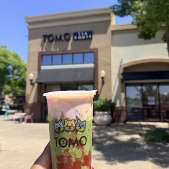 TOMO Tea House - Strawberry Matcha Bliss - Coffee & Tea Near Me - Sacramento, California TOMO Tea House - Strawberry Matcha Bliss - Coffee & Tea Near Me - Sacramento, California