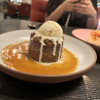 Gordon Ramsay Hell's Kitchen - Sticky Toffee Pudding - Desserts Near Me - Washington, DC, District of Columbia