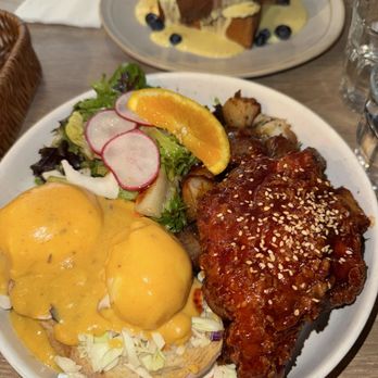 Four Chairs - K K-bomb chicken benny - Breakfast & Brunch Near Me - San Francisco, California