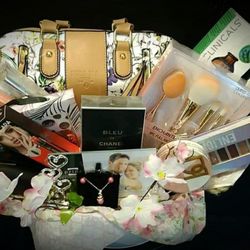 Handbag, picture frame, necklace set, makeup