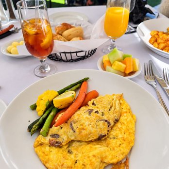 Boccaccio's Restaurant - LakeSide Omelet With Veggies - Italian Near Me - Westlake Village, California