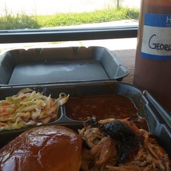 Earl's BBQ - Pulled Pork, Beans, Coleslaw - Donuts Near Me - Chicago, Illinois