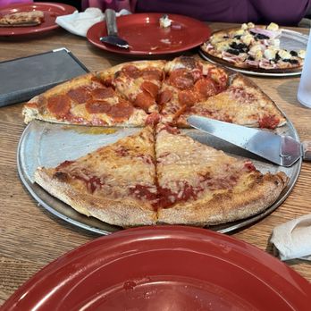 Tomato Bar Pizza Bakery - this the pizza - Pizza Near Me - Schererville, Indiana Tomato Bar Pizza Bakery - this the pizza - Pizza Near Me - Schererville, Indiana