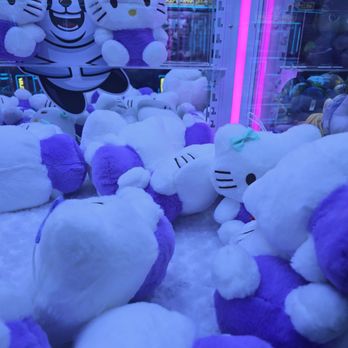 Supa Claw - Keeping these kids entertained! - Arcades Near Me - Henderson, Nevada