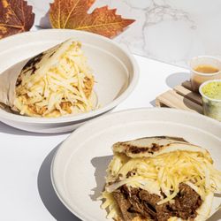 Mordisco - Shredded beef and shredded chicken With Gouda cheese Arepas