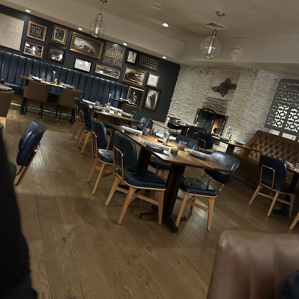 Shearwater Tavern - Bars Near Me - Carmel, California Shearwater Tavern - Bars Near Me - Carmel, California