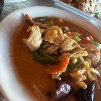 Pinto Thai Ramona - Red Curry Chicken - Thai Near Me - Ramona, California Pinto Thai Ramona - Red Curry Chicken - Thai Near Me - Ramona, California