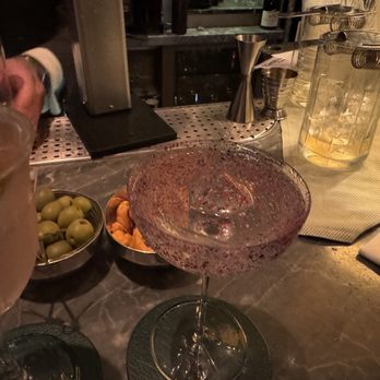 Connaught Bar - Bars Near Me - London, XGL