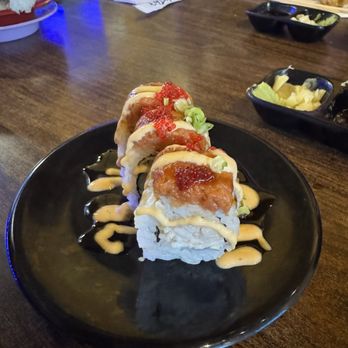 Kuru Kuru Sushi - Tuna roll - Sushi Bars Near Me - Bellingham, Washington