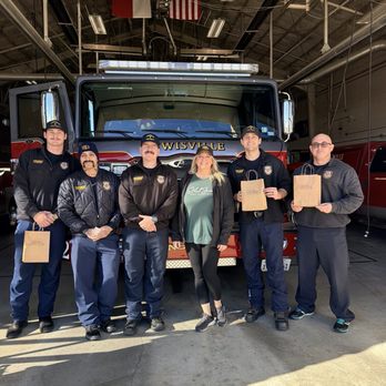 Ethel Janes Bendt Whiskey Kitchen - I was able to take extras to our local fire station! - Gastropubs Near Me - Lewisville, Texas