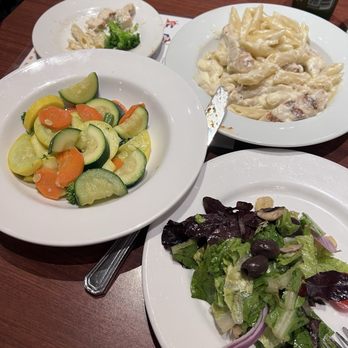 Palazzo di Bocce - Kids menu - penne Alfredo with vegetables, big size! - Italian Near Me - Orion, Michigan Palazzo di Bocce - Kids menu - penne Alfredo with vegetables, big size! - Italian Near Me - Orion, Michigan