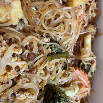 Spoon and Fork - Pad Thai with tofu - Thai Near Me - Belmont, California Spoon and Fork - Pad Thai with tofu - Thai Near Me - Belmont, California