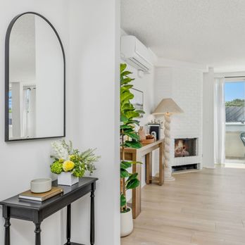 Studio Ana Maya - Entrance - Home Staging Near Me Studio Ana Maya - Entrance - Home Staging Near Me