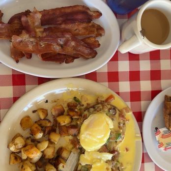 The Galloping Hen - The Cali Benedict with breakfast potatoes and a side of bacon - Breakfast & Brunch Near Me - Thousand Oaks, California The Galloping Hen - The Cali Benedict with breakfast potatoes and a side of bacon - Breakfast & Brunch Near Me - Thousand Oaks, California
