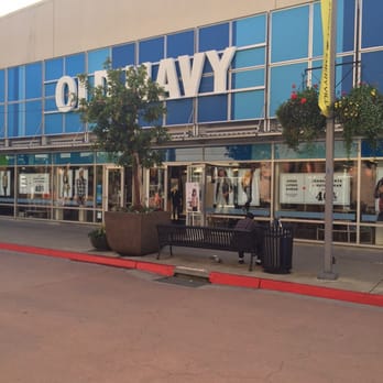 Old Navy - Storefront - Women's Clothing Near Me - Emeryville, California Old Navy - Storefront - Women's Clothing Near Me - Emeryville, California