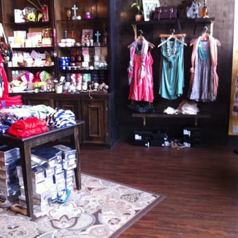 Francesca's Collections - Women's Clothing Near Me - San Antonio, Texas