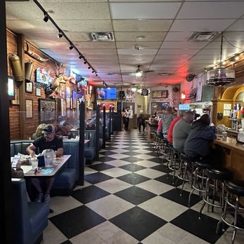 Eischen's Bar - Inside - Bars Near Me - Okarche, Oklahoma
