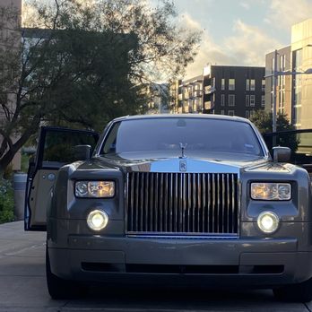 Boulevard Chauffeur - Rolls Royce Phantom - Limos Near Me - Austin, Texas