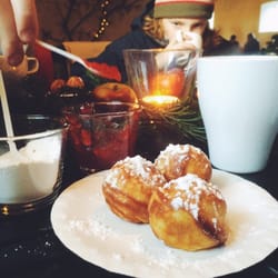 Rosendal Julemarked - Warm up after finding the perfect tree at Rosendal Julemarked. Varme kakao or gløgg and delicious fresh æbleskivers.
