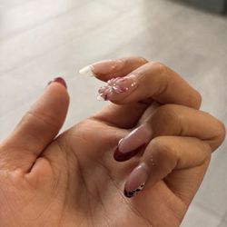 D'Licious Nails Nail Art Studio - Date and time on pictures