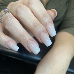 Artsy Nail Bar - Apres gel x ombre airbrush