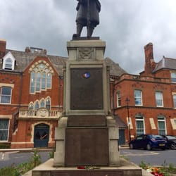 Sutton Coldfield Great War Memorial - Front facing Town Hall