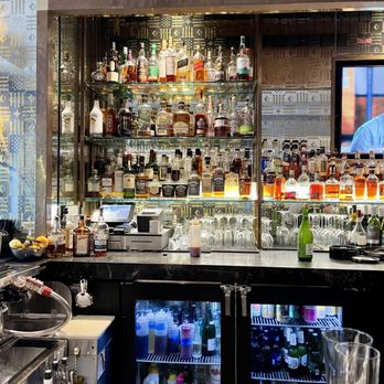 The Read House - House bar has an extensive Whiskey Selection - Hotels Near Me - Chattanooga, Tennessee