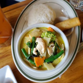 Ayada Thai - Green curry chicken - Thai Near Me - Elmhurst, New York