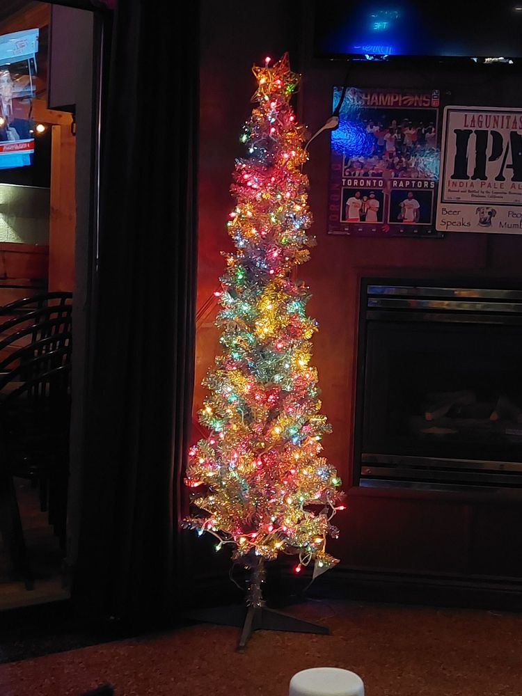 The Wally Tap & Grill Logo