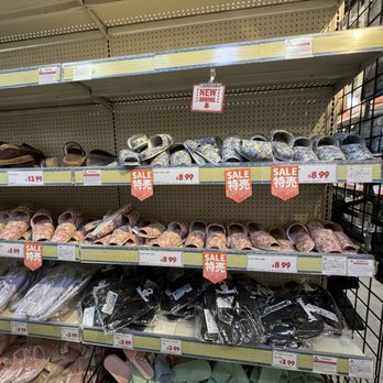 Tokyo Central & MAIN - slippers - International Grocery Near Me - Gardena, California Tokyo Central & MAIN - slippers - International Grocery Near Me - Gardena, California