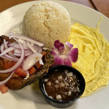 Guieb Cafe - New American Near Me - Honolulu, Hawaii