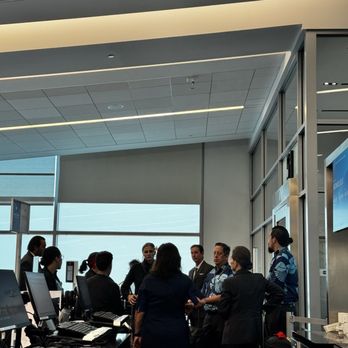 Hawaiian Airlines - Flight crew ready to board 7 am - Airlines Near Me - San Diego, California Hawaiian Airlines - Flight crew ready to board 7 am - Airlines Near Me - San Diego, California